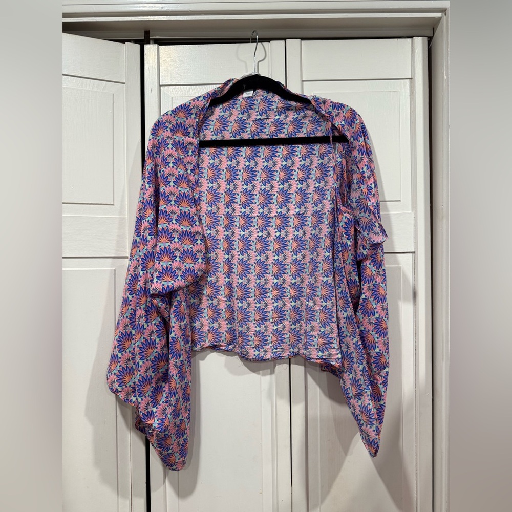 VS coverup NWOT Size medium‎
